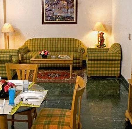 Savoy Suites Noida Buitenkant foto
