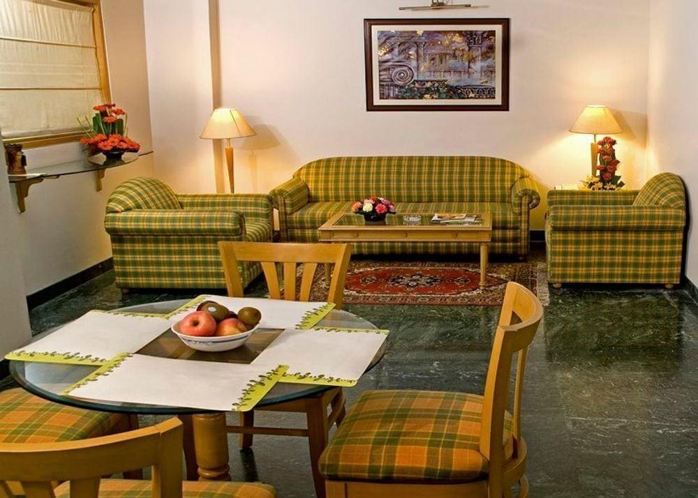 Savoy Suites Noida Buitenkant foto