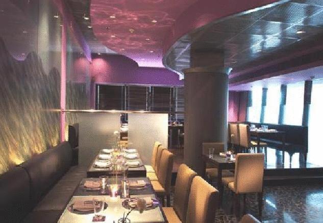 Savoy Suites Noida Restaurant foto