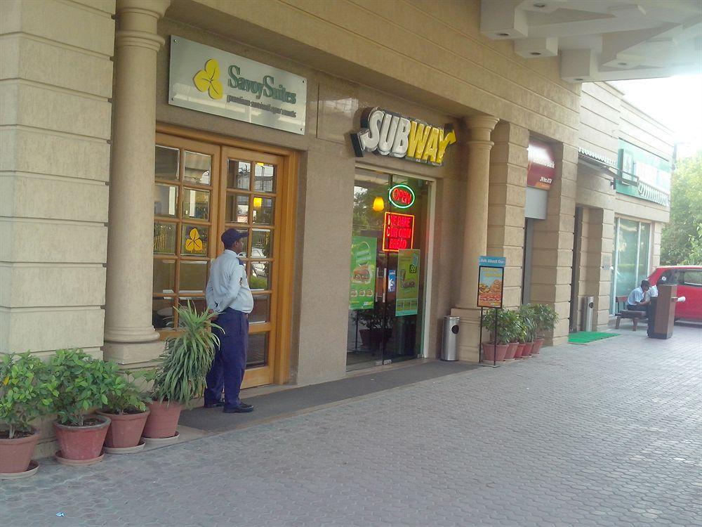 Savoy Suites Noida Buitenkant foto