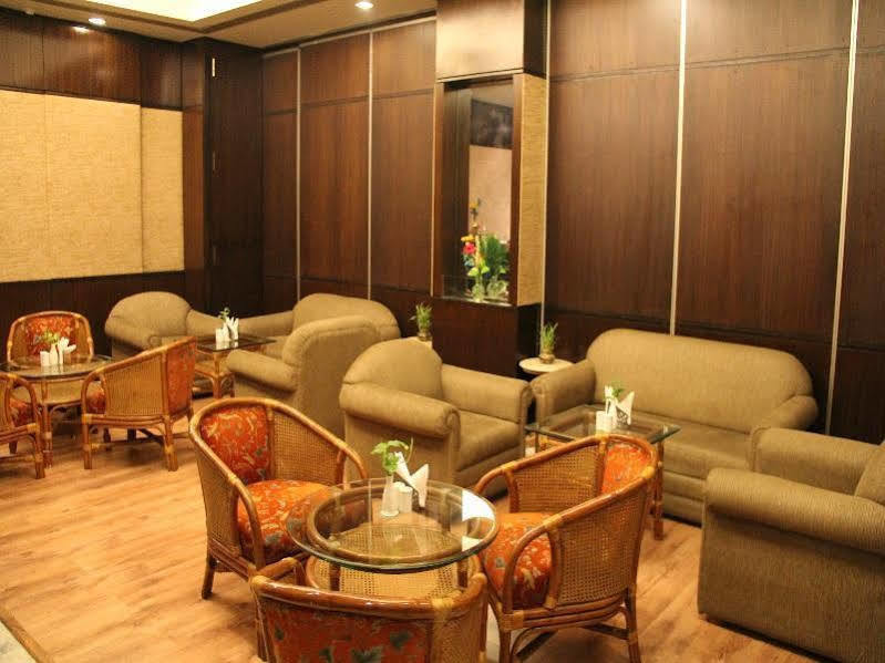 Savoy Suites Noida Buitenkant foto