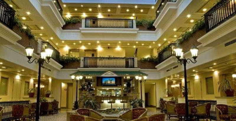 Savoy Suites Noida Buitenkant foto