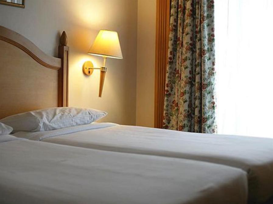 Savoy Suites Noida Buitenkant foto